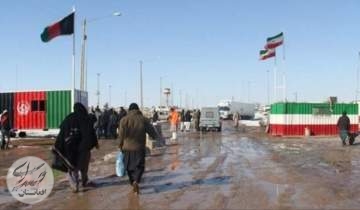باشنده‌گان پنجشیر در مرز اسلام‌قلعه در صف جداگانه بازرسی می‌شوند