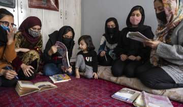یونسکو: ۱.۲ ملیون دختر در افغانستان از آموزش و تحصیل باز مانده اند