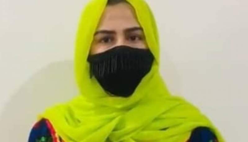 دشواری‌های مبارزه یک زن؛ هنوز جاده‌های کابل سنگر گرم مبارزه در برابر طالبان است